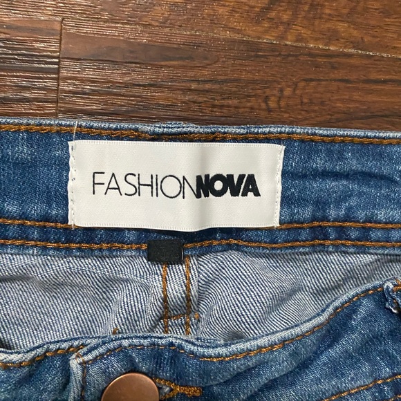 Fashion Nova Blue straight Leg Jeans - Picture 2 of 6